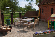 Terrasse mit Grillplatz am Reitplatz